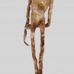 Katrin Zickler “MÄDCHEN”, 2006,  Draht/Papier/Mörtel, 110x35x20cm